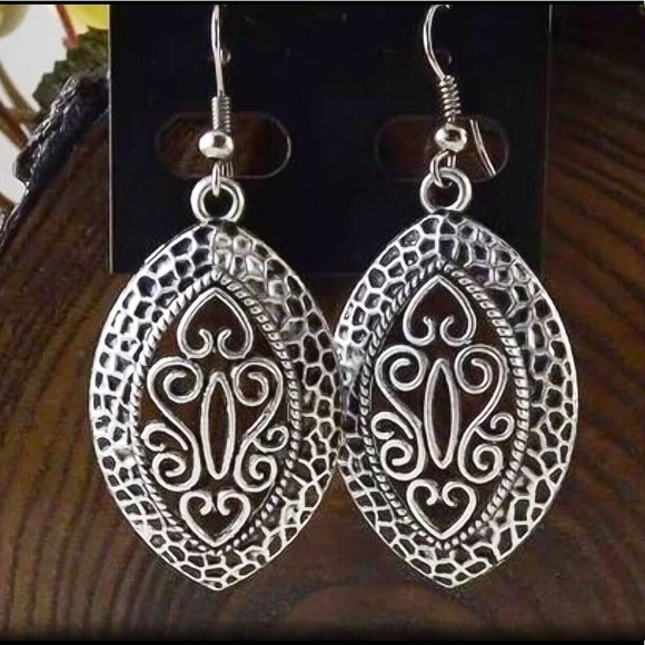 Antiqued Silver Tone Ellipse Earrings - Picture 2 of 8